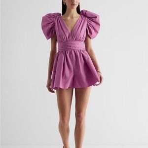 V-Neck Puff Sleeve Pleated Romper Express Size 6 NWT